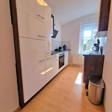 Anne, Grosszuegige アパート