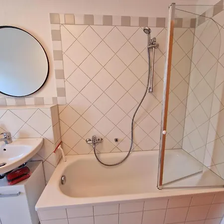 Anne, Grosszuegige ケムニッツ