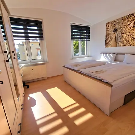 Anne, Grosszuegige アパート