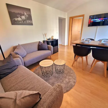 Anne, Grosszuegige ケムニッツ